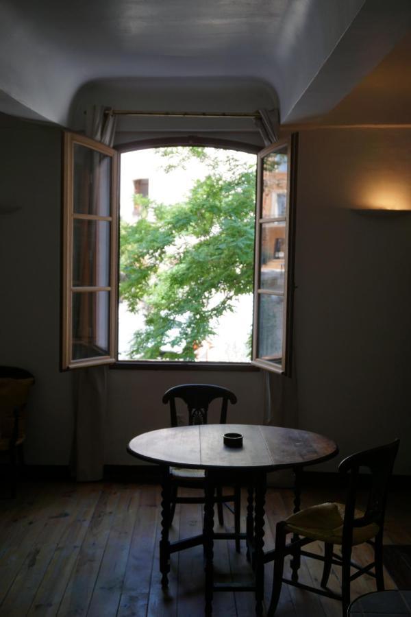 Apartamento La Maison Des Artistes Cotignac Exterior foto
