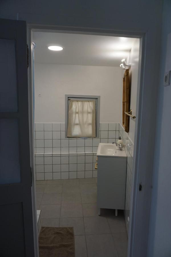 Apartamento La Maison Des Artistes Cotignac Exterior foto
