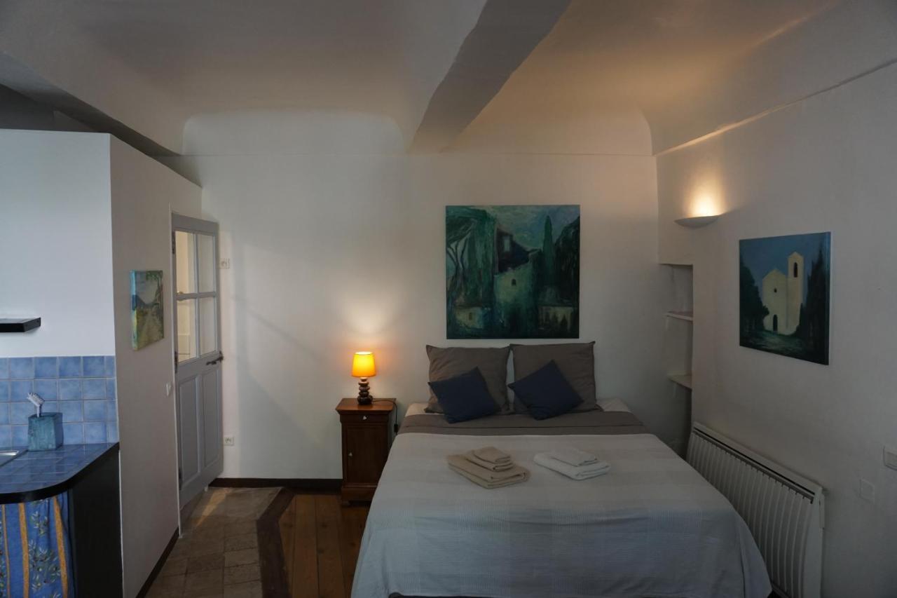 Apartamento La Maison Des Artistes Cotignac Exterior foto