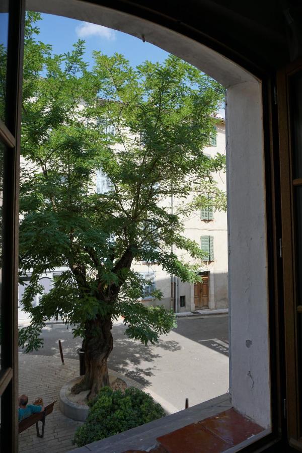 Apartamento La Maison Des Artistes Cotignac Exterior foto