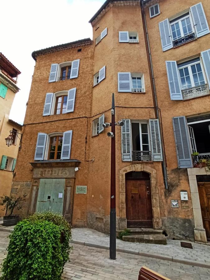 Apartamento La Maison Des Artistes Cotignac Exterior foto